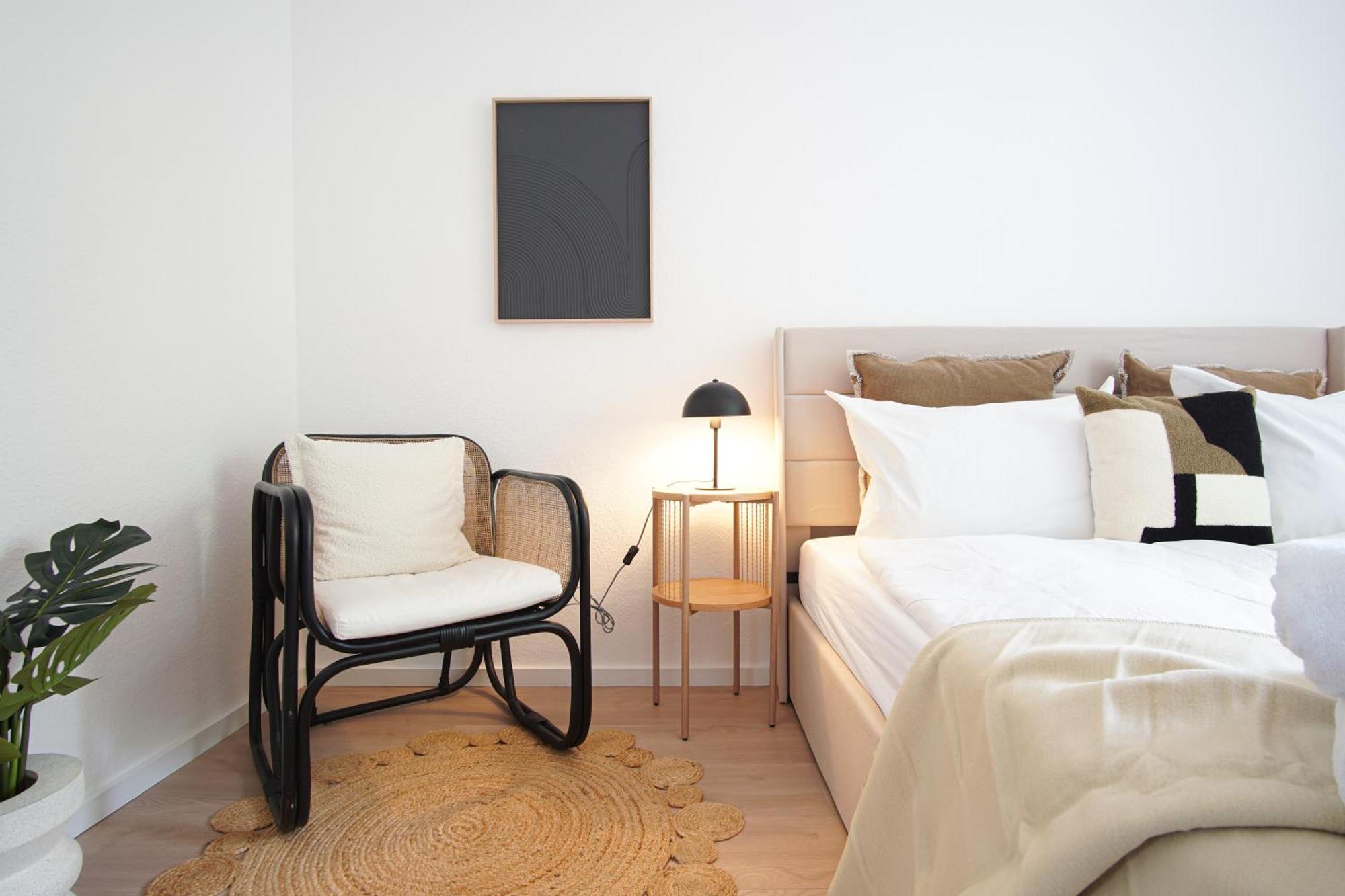 Homefy Balcony - Up To 4 People - Close To Fair - Free Parking Apartment *