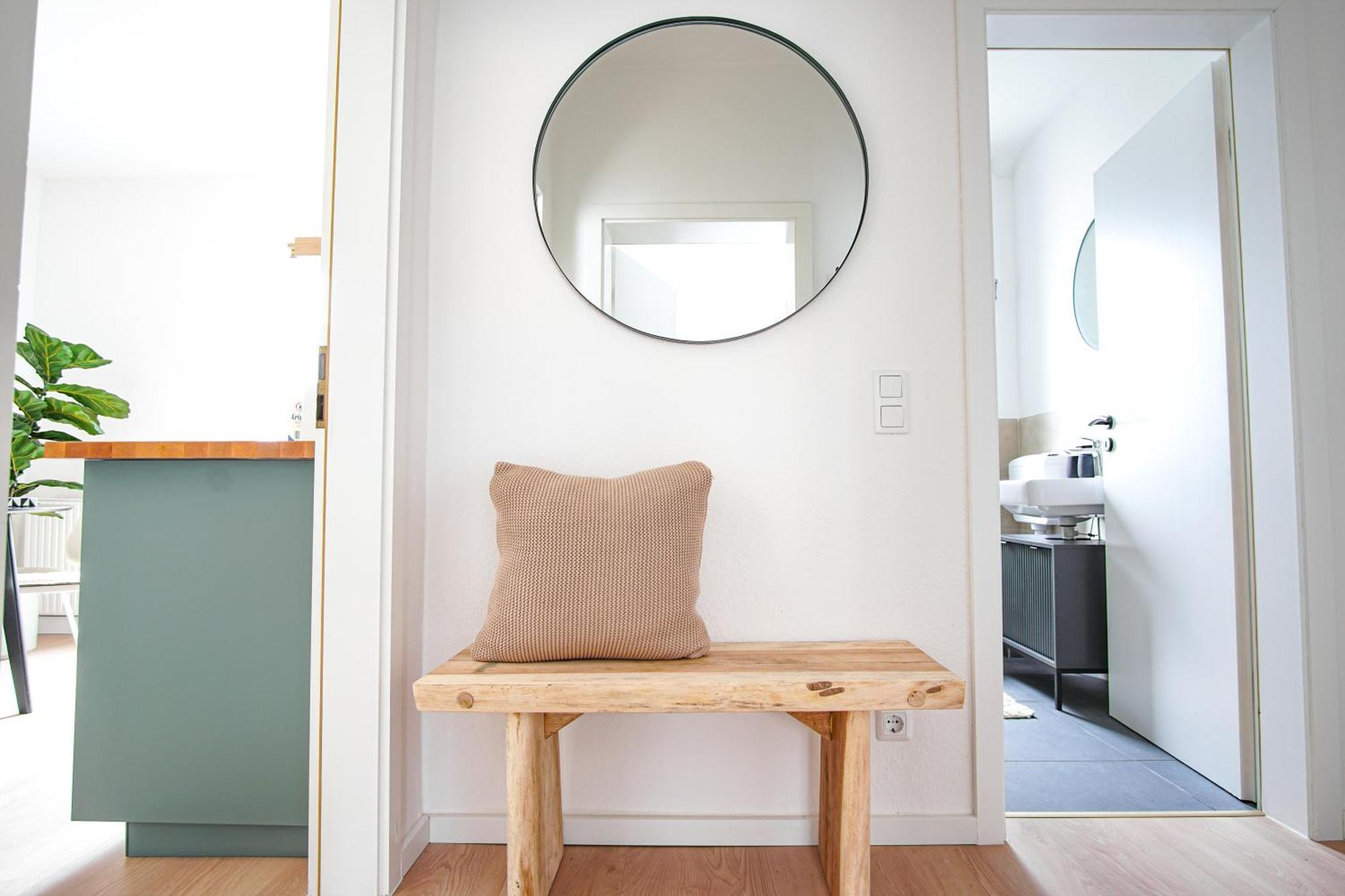 Homefy Balcony - Up To 4 People - Close To Fair - Free Parking *