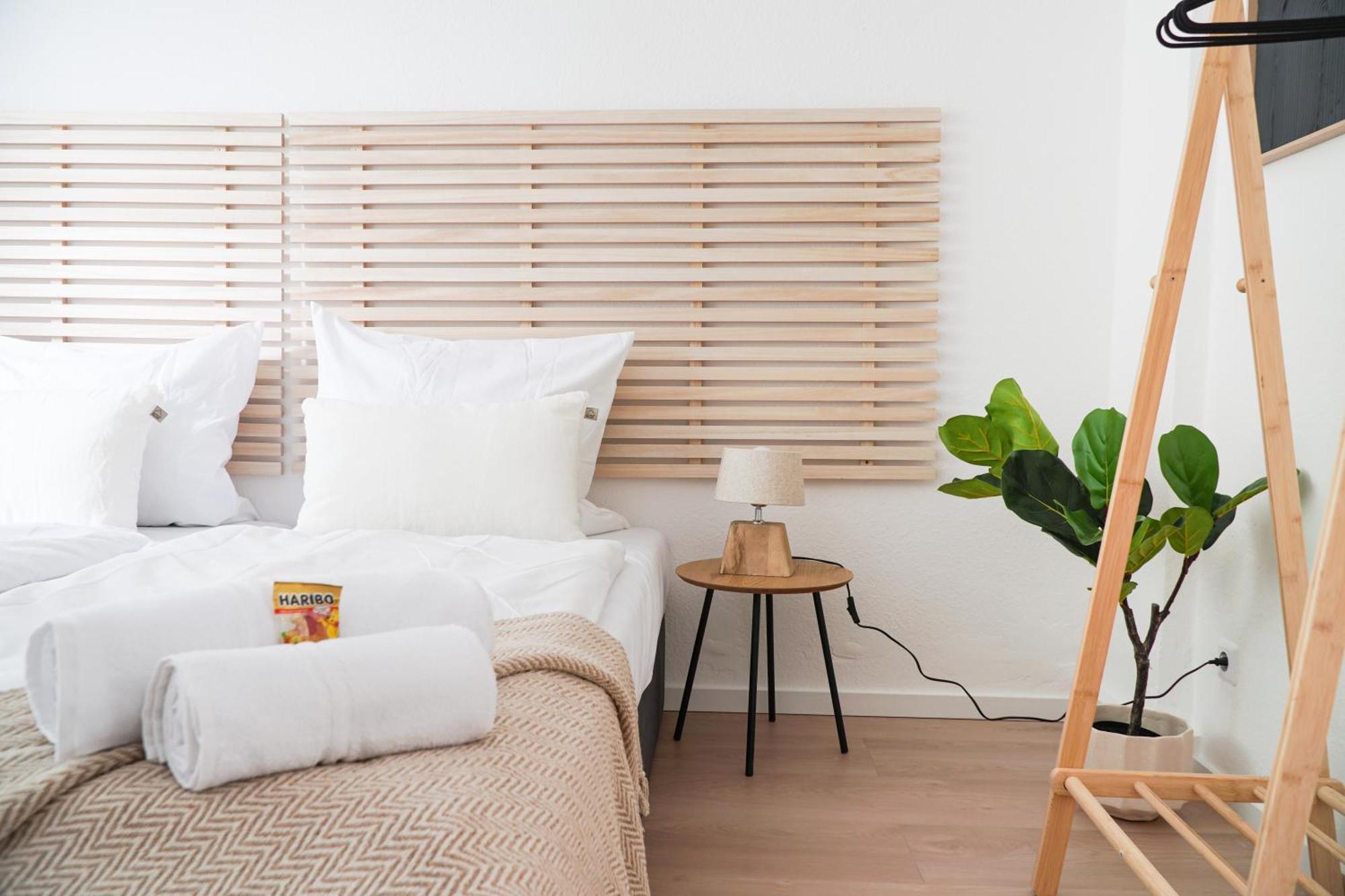 Homefy Balcony - Up To 4 People - Close To Fair - Free Parking *